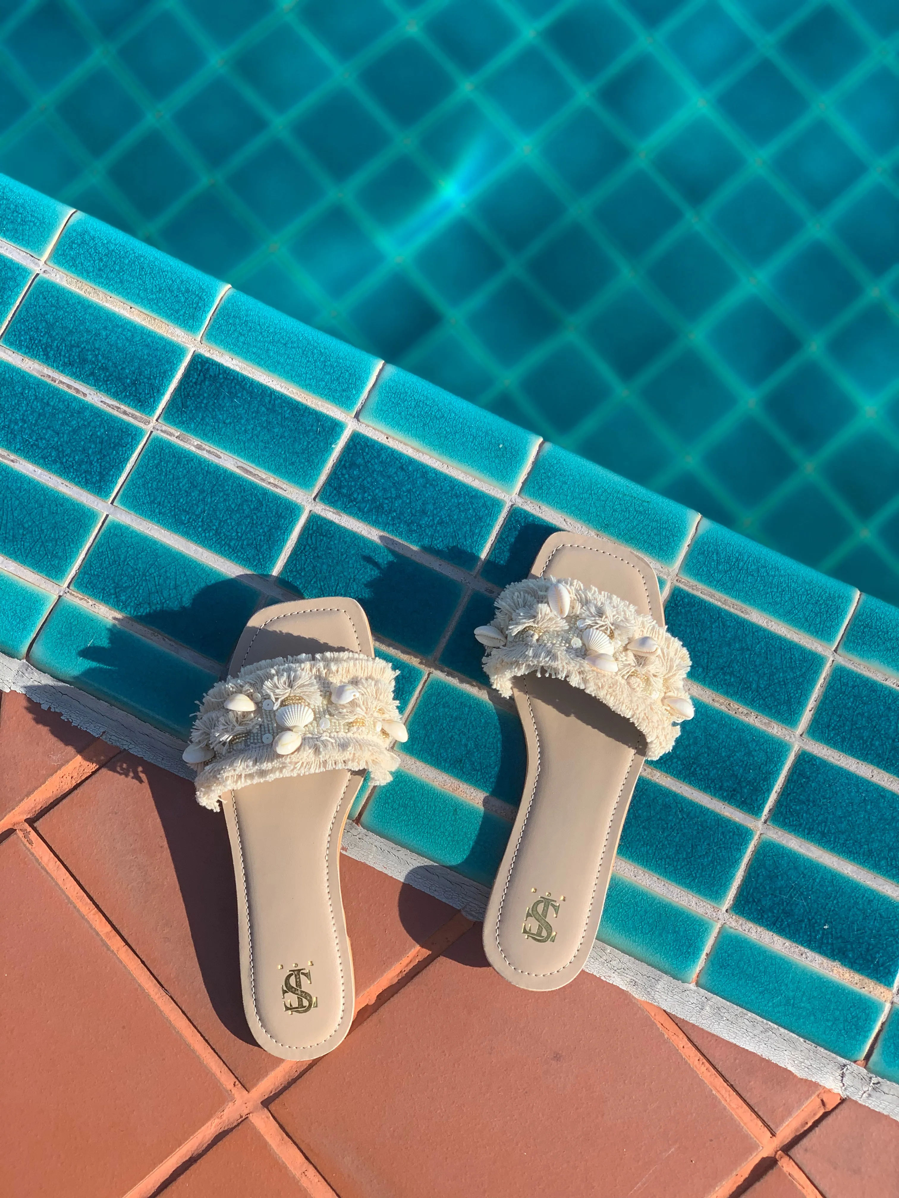 Bora Bora Shell Sliders