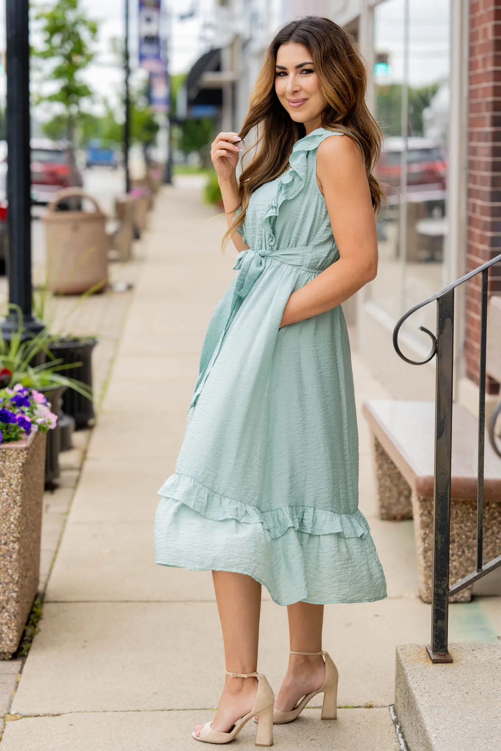 Classy Ruffle Accented Midi Dress