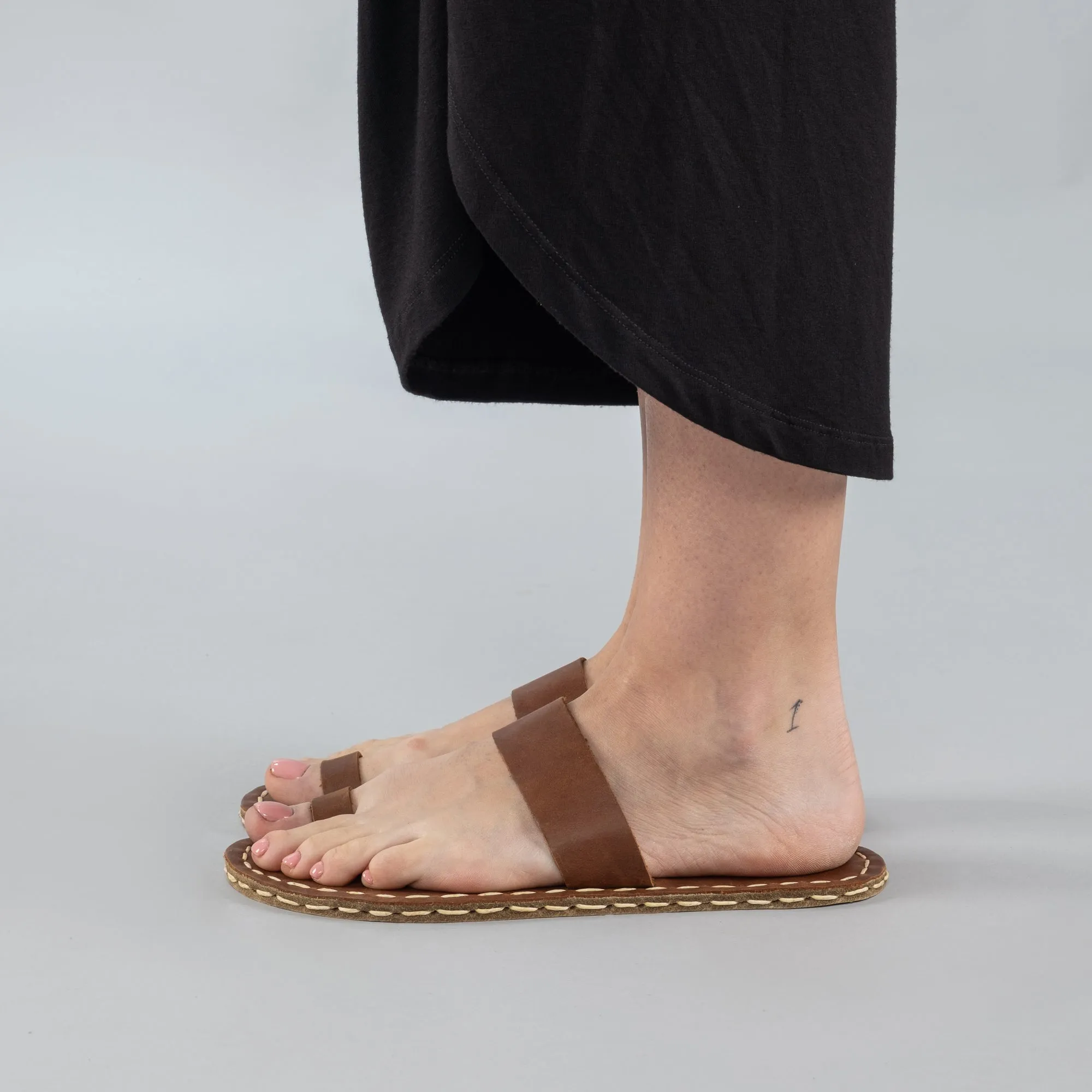 Lion Barefoot Thong Sandals