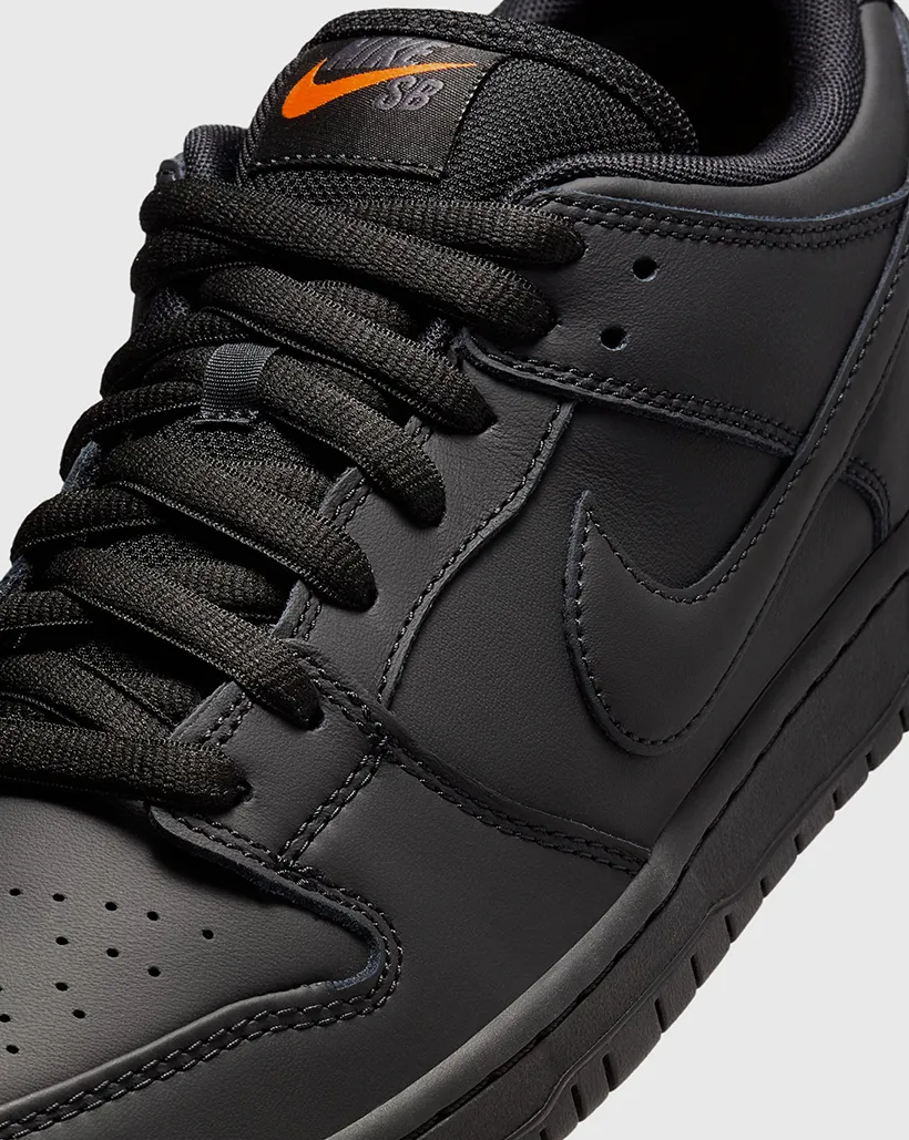 Nike SB Dunk Low Pro Shoe - Triple Black