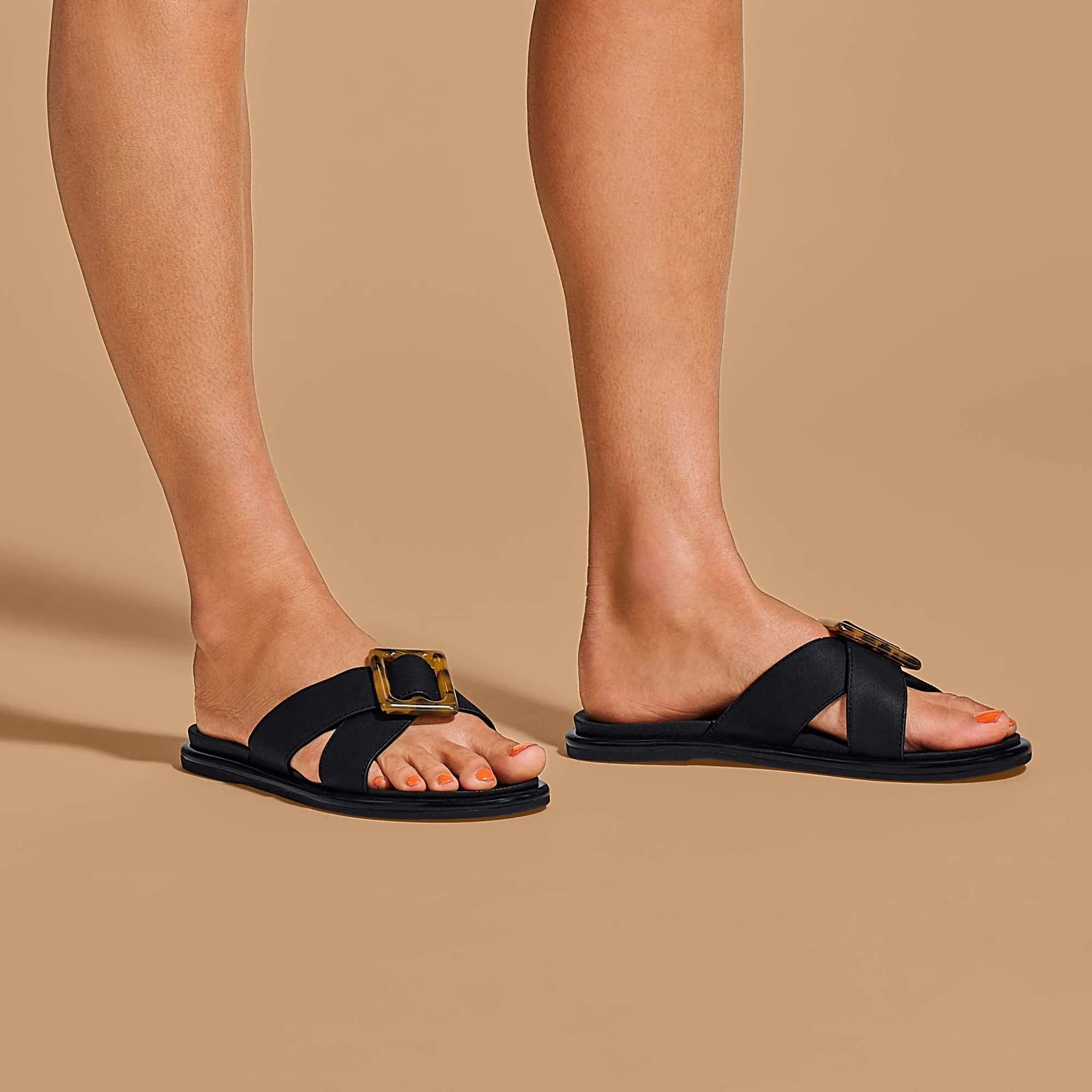 OLUKAI LA 'I WOMENS SLIDE - BLACK