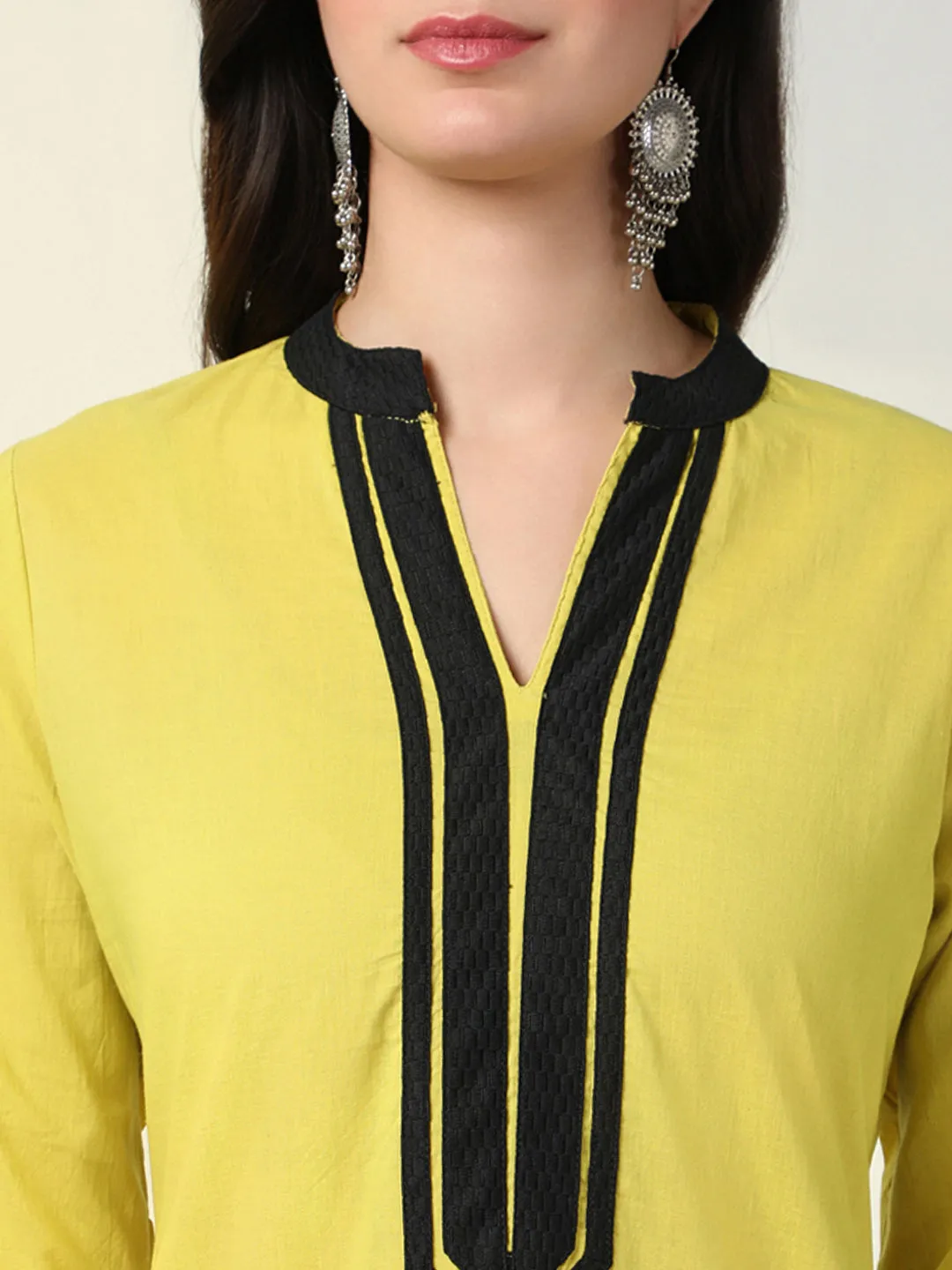 Women Yellow Solid Straight Kurta Set