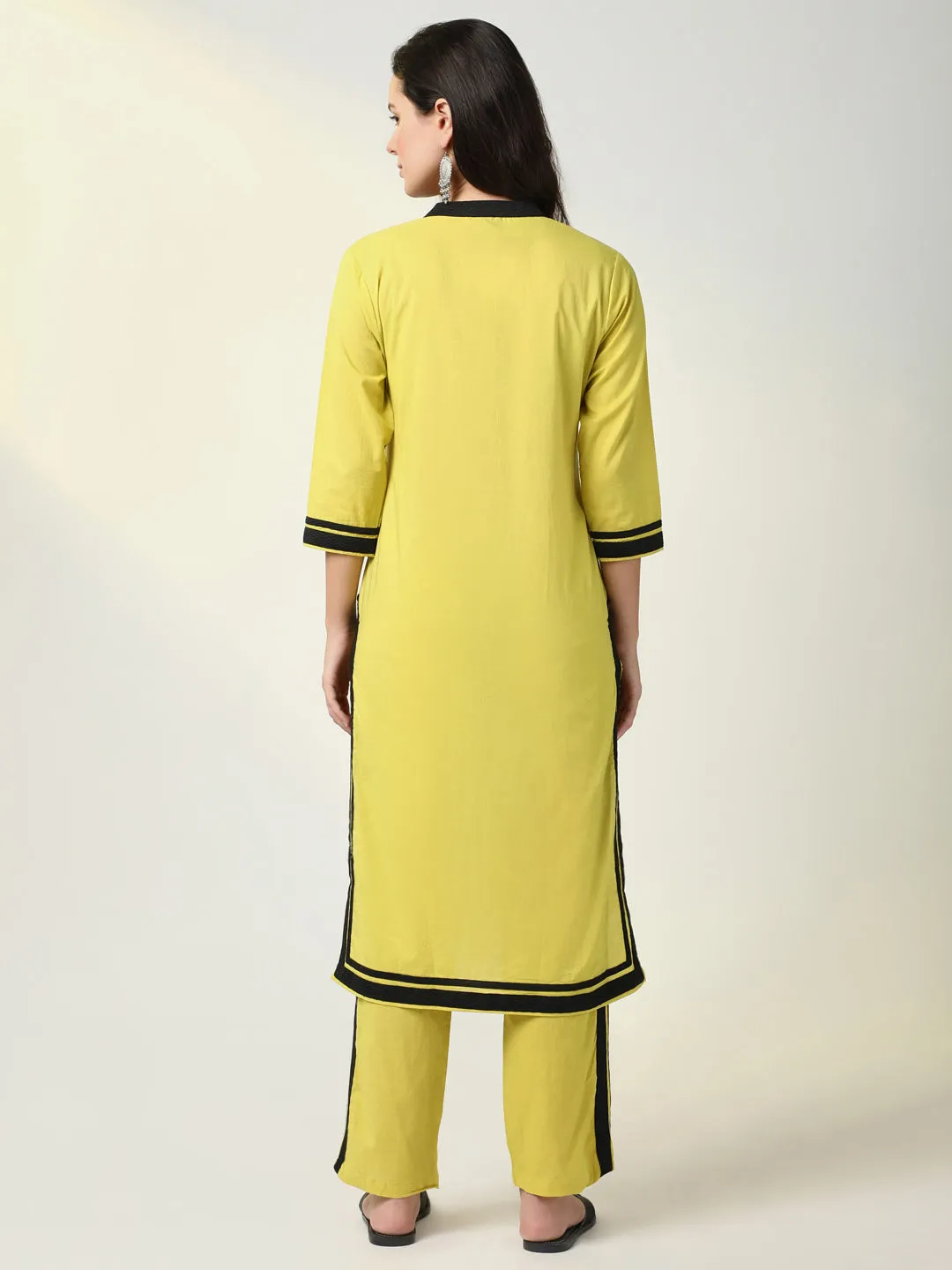 Women Yellow Solid Straight Kurta Set