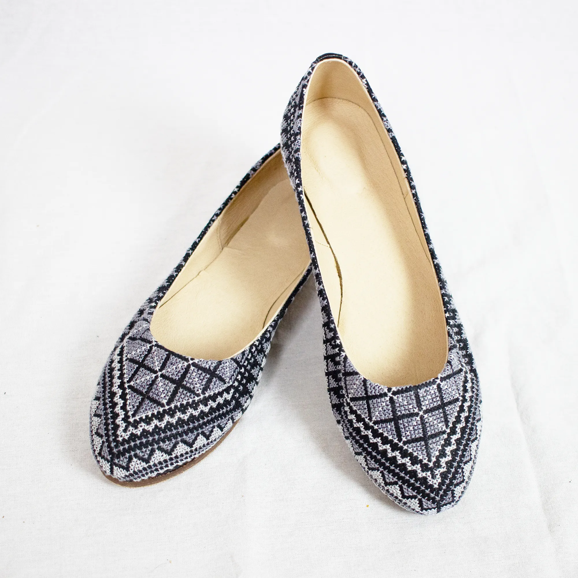 Yasmin Flat - Gray